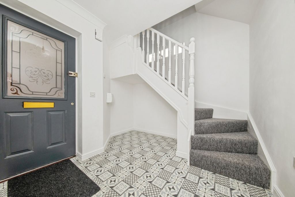 Property photo 3 of 10 Pbox-Img.Jpg