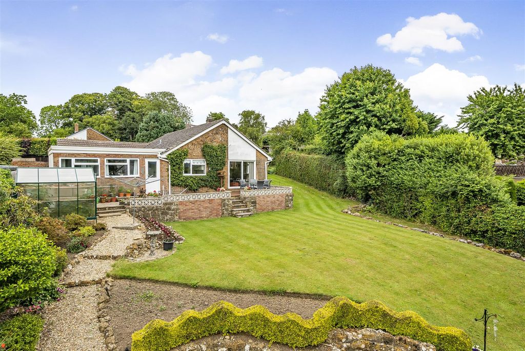 Property photo 1 of 17