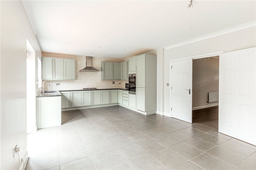 Property photo 3 of 15 Picture No. 32