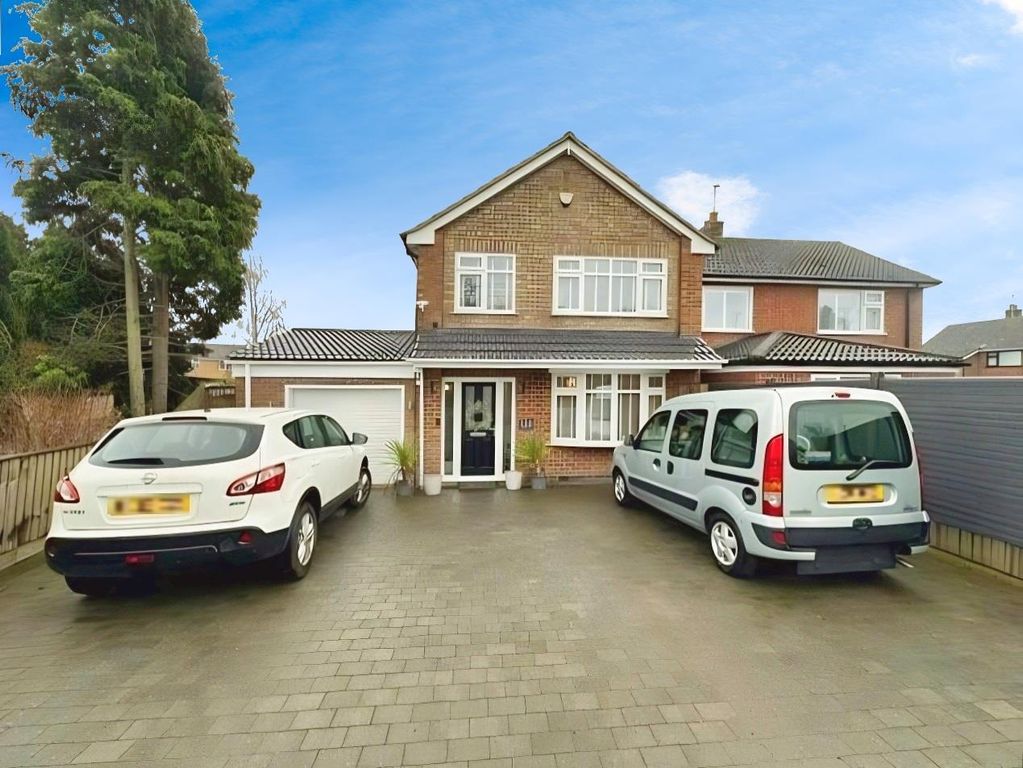 Property photo 3 of 9 Front Aspect