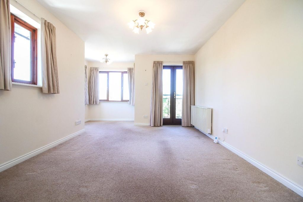 Property photo 3 of 9 Living Room