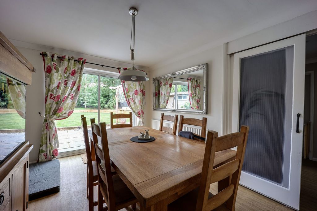 Property photo 3 of 33