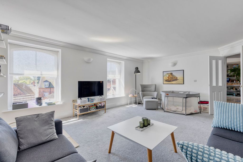 Property photo 3 of 22