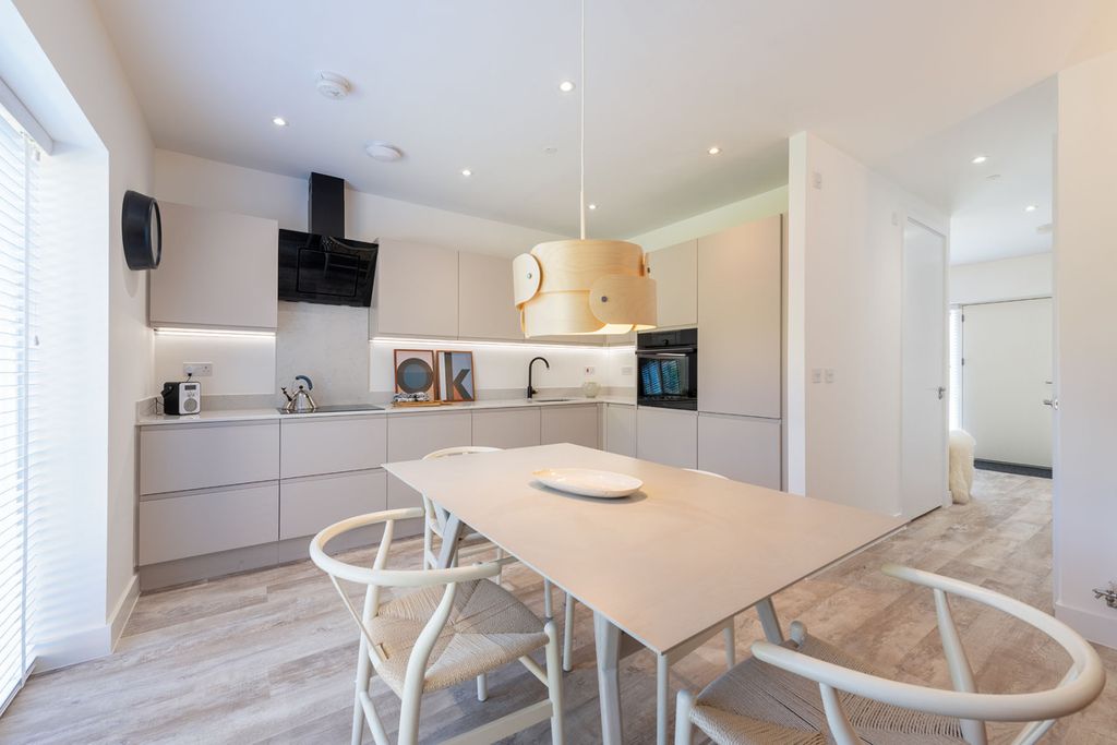 Property photo 1 of 10 Picture No. 23