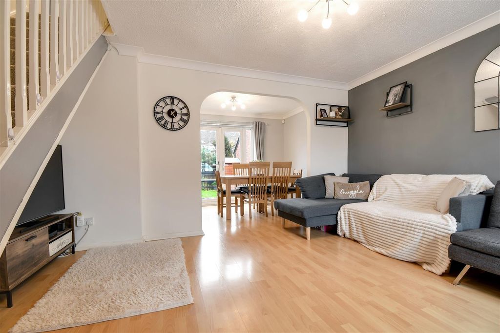 Property photo 3 of 19 Living Room