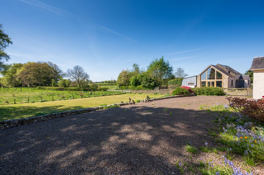 Property photo 3 of 37 3