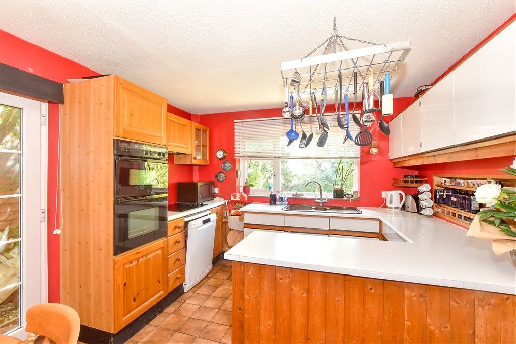 Property photo 3 of 15 Kitchen