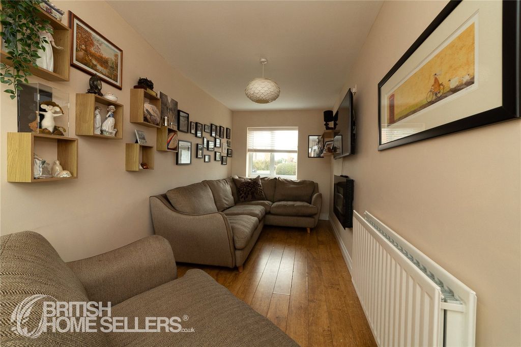 Property photo 3 of 37 Picture No. 19