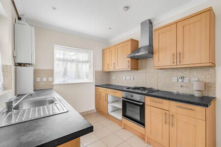 Property photo 3 of 19 Kitchen