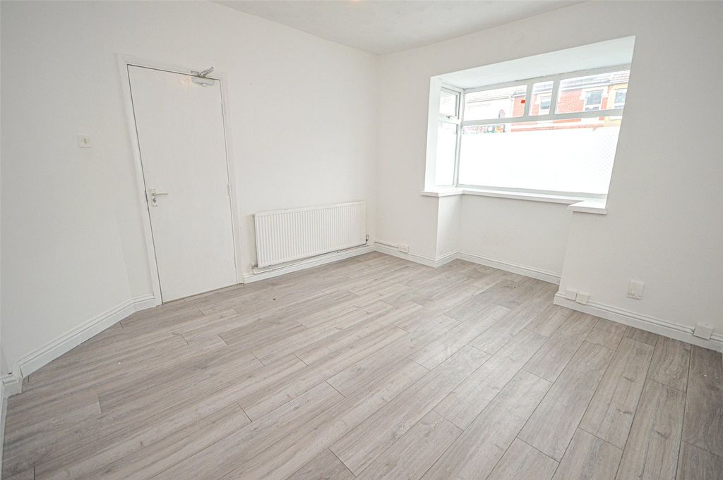 Property photo 2 of 11 Picture No. 02