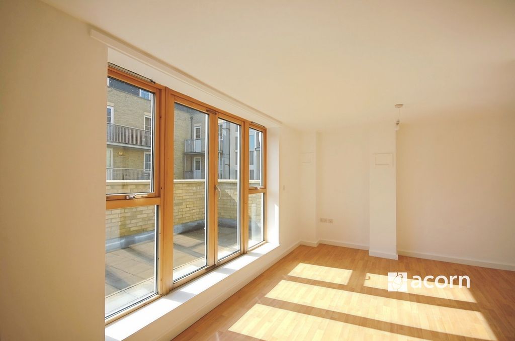 Property photo 3 of 3 Lounge