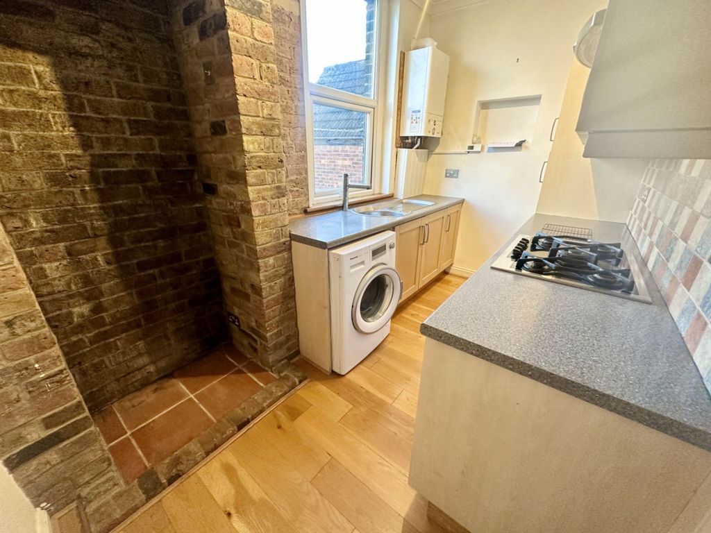 Property photo 3 of 8 Photo 4