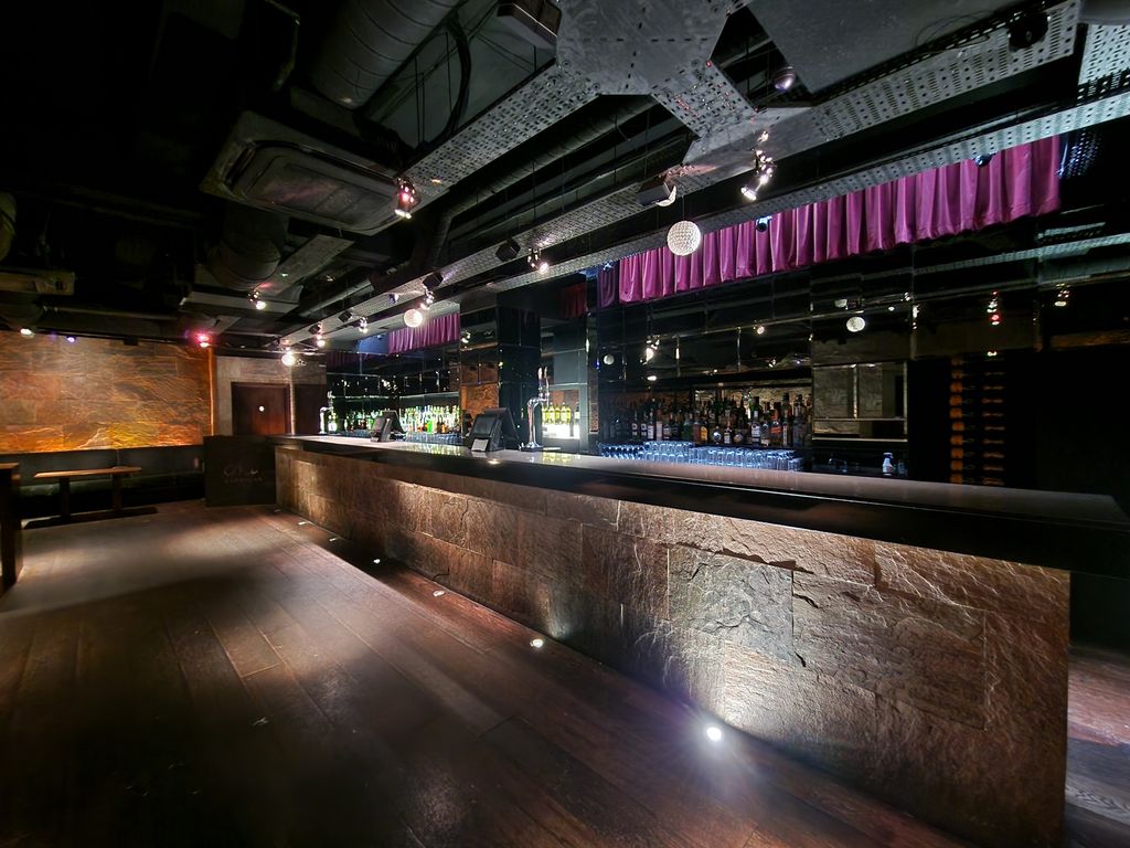 Property photo 2 of 9 Bar