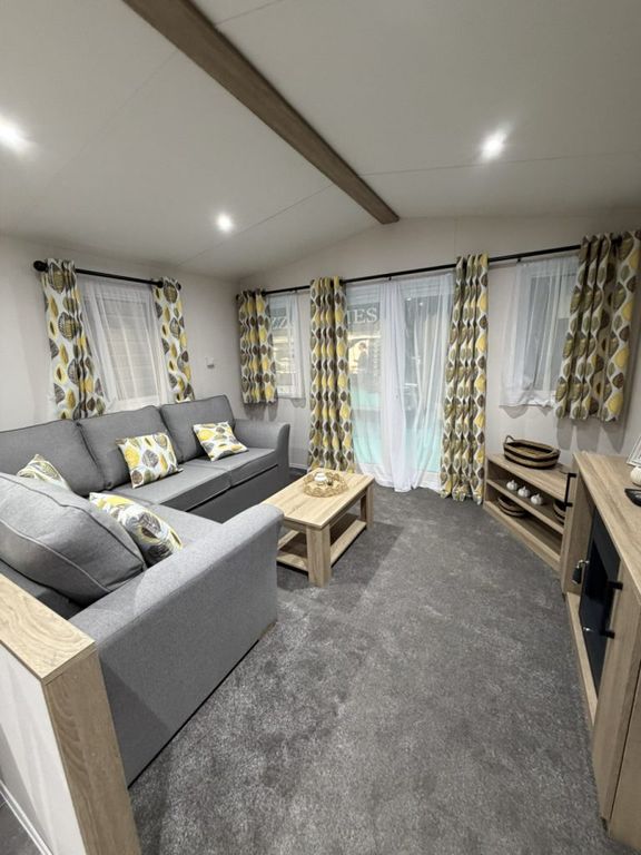 Property photo 2 of 8 Reeix6992Ddf874241.Jpg