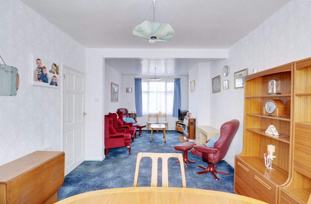 Property photo 2 of 13