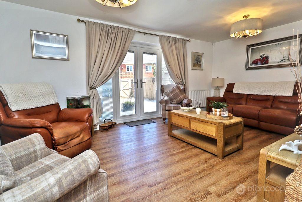 Property photo 2 of 27 3776364