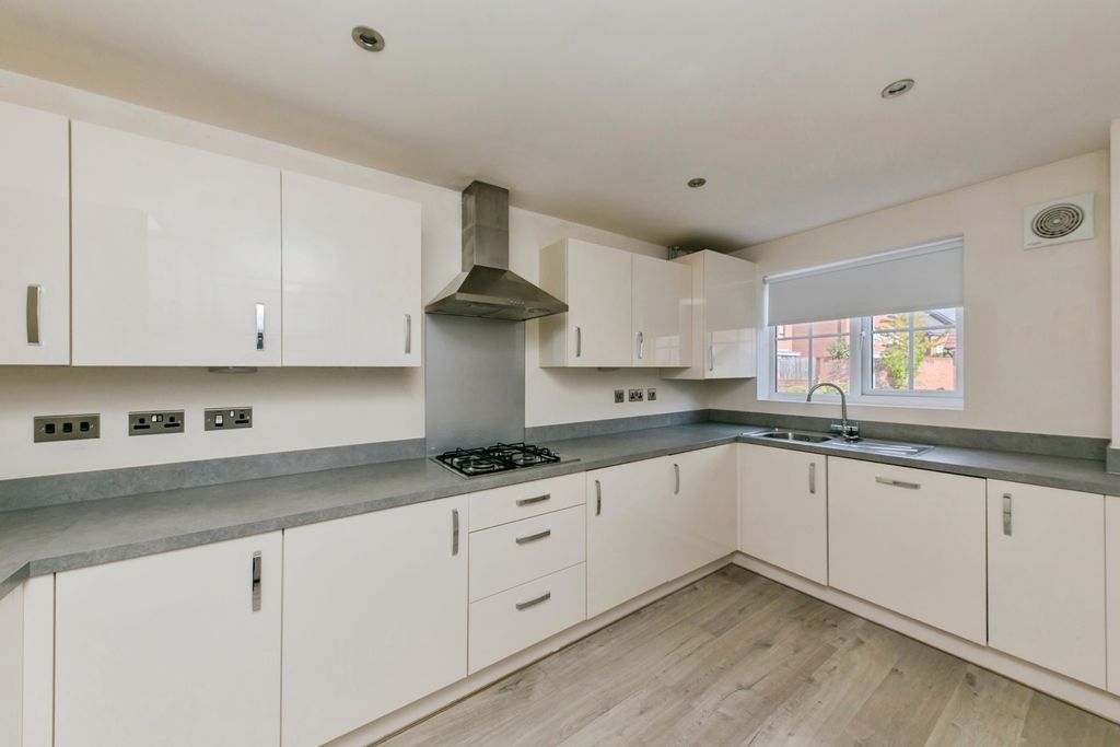 Property photo 2 of 25 Pbox-Img.Jpg