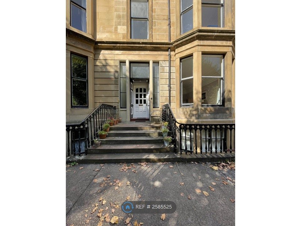Property photo 3 of 28 Entrance
