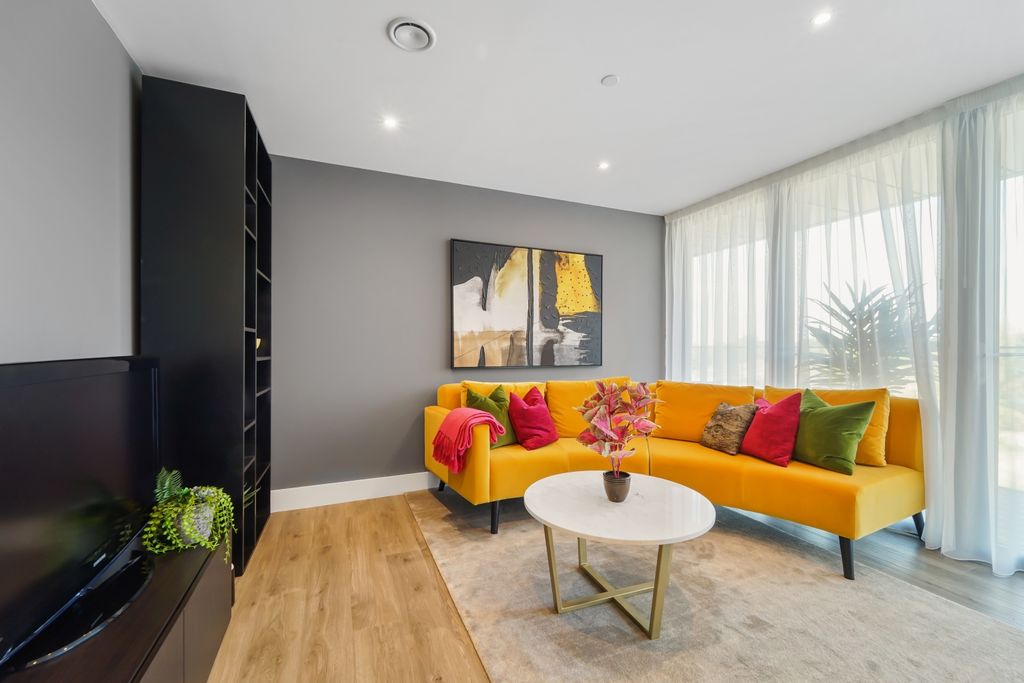 Property photo 3 of 11 Living Area