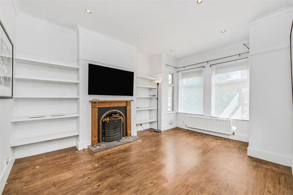 Property photo 2 of 8