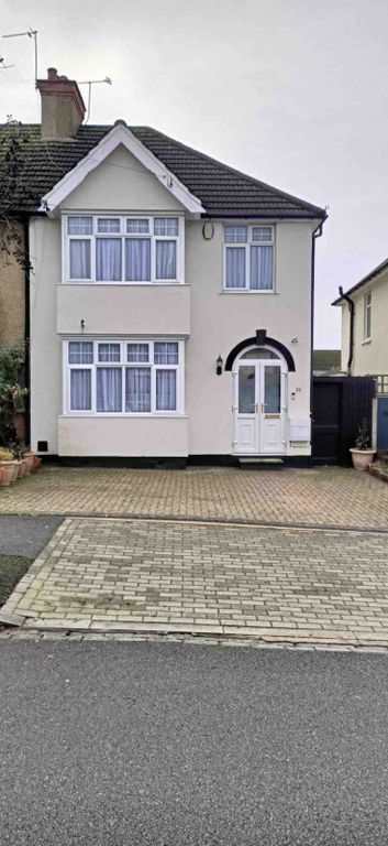 Property photo 1 of 9 Property For Room To Let