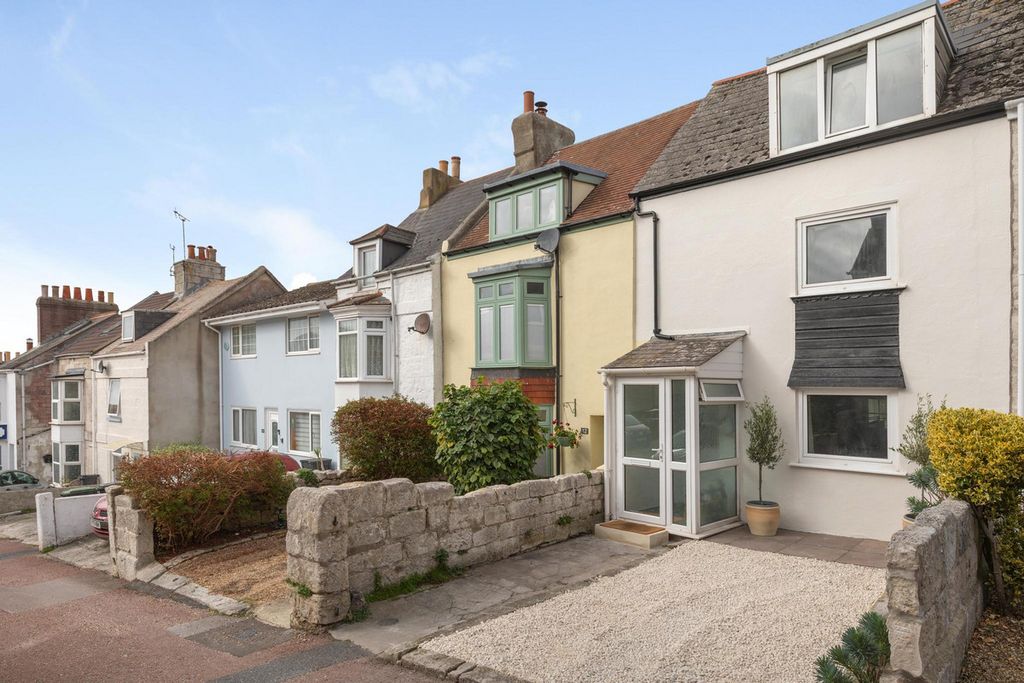 Property photo 2 of 22