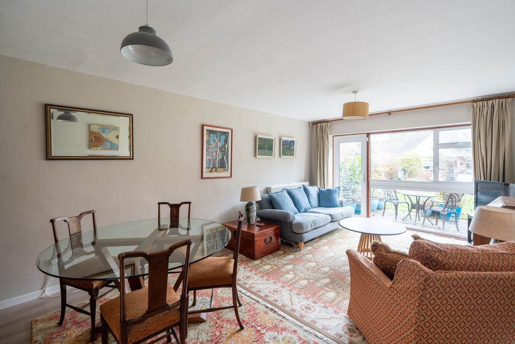 Property photo 2 of 17 Reception