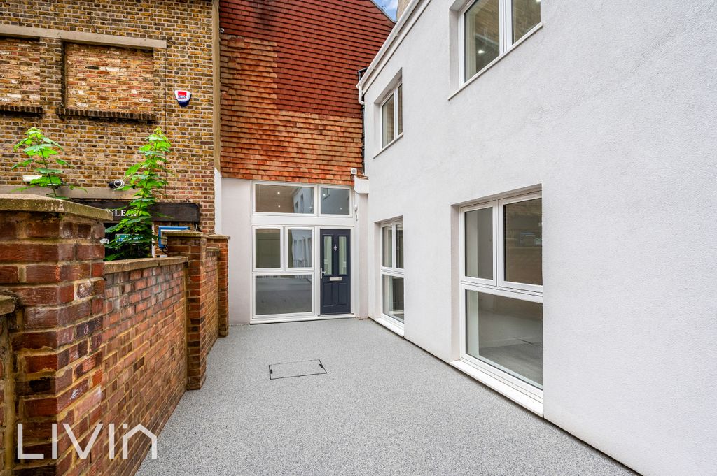 Property photo 1 of 30 1