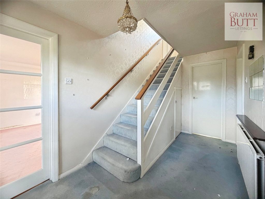 Property photo 3 of 17 Picture No. 02