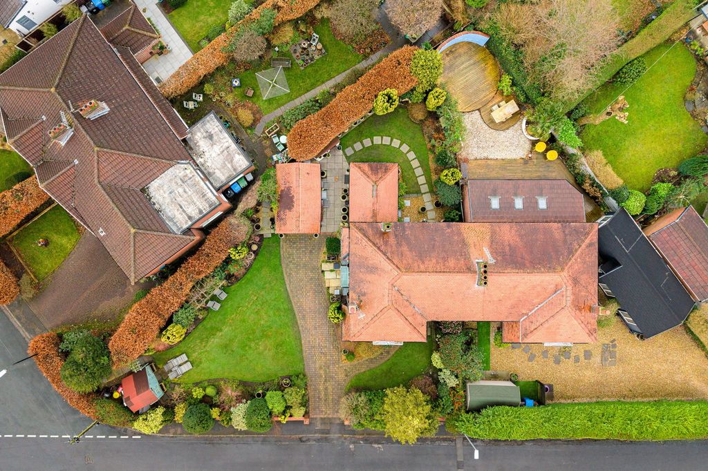 Property photo 2 of 23