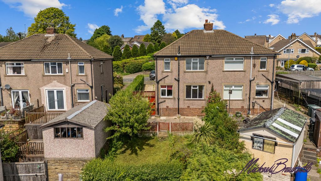 Property photo 2 of 32