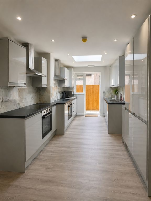 Property photo 2 of 10 1893c3Fd-05Da-48Bf-887d-1c0Bb328c27d