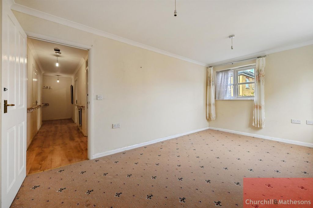 Property photo 2 of 11