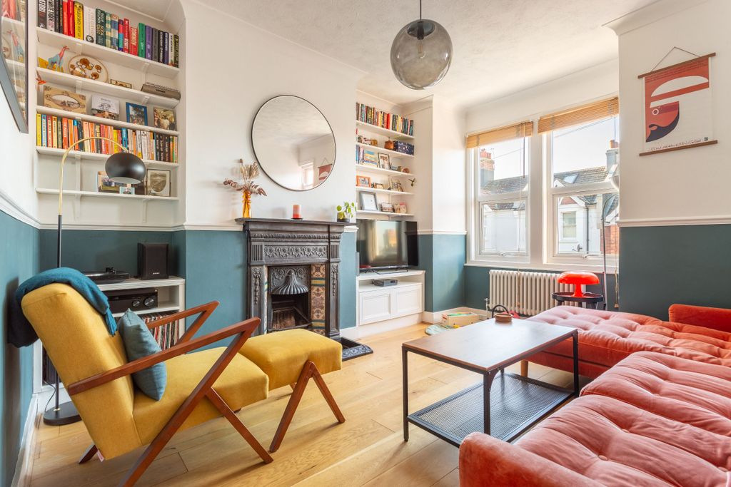 Property photo 2 of 18