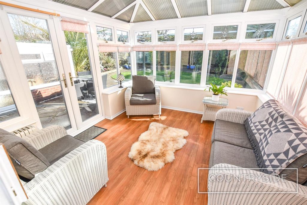 Property photo 3 of 15 Conservatory