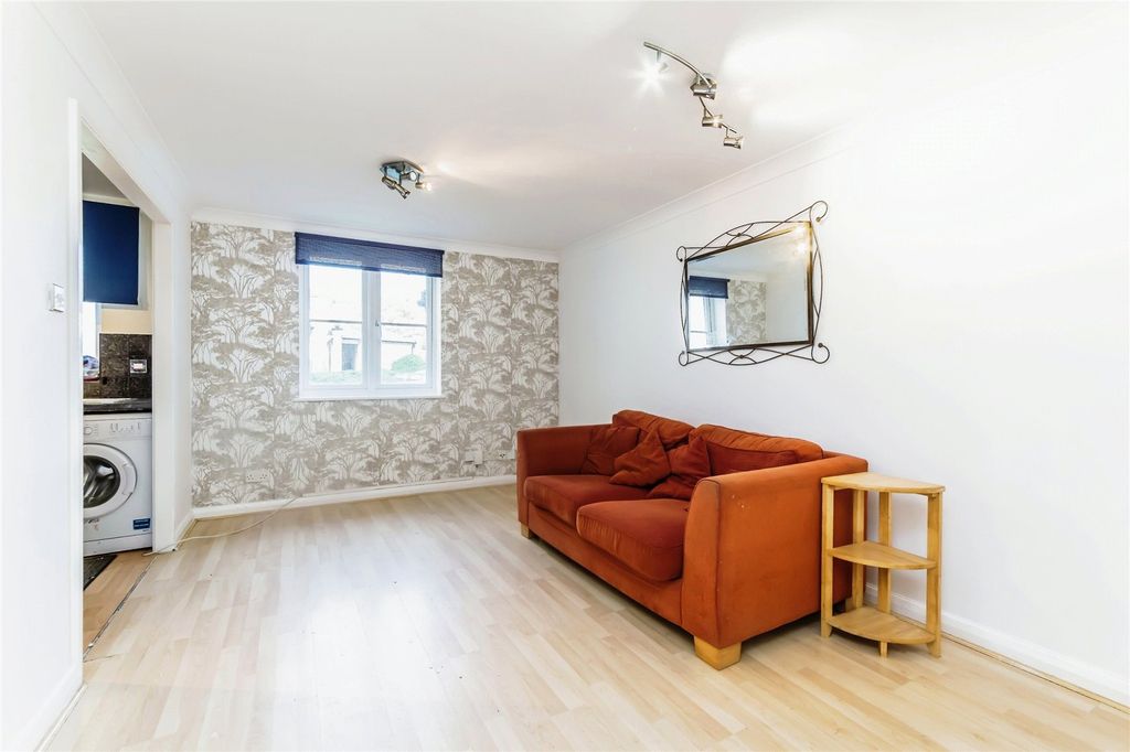 Property photo 3 of 16 Picture No. 05