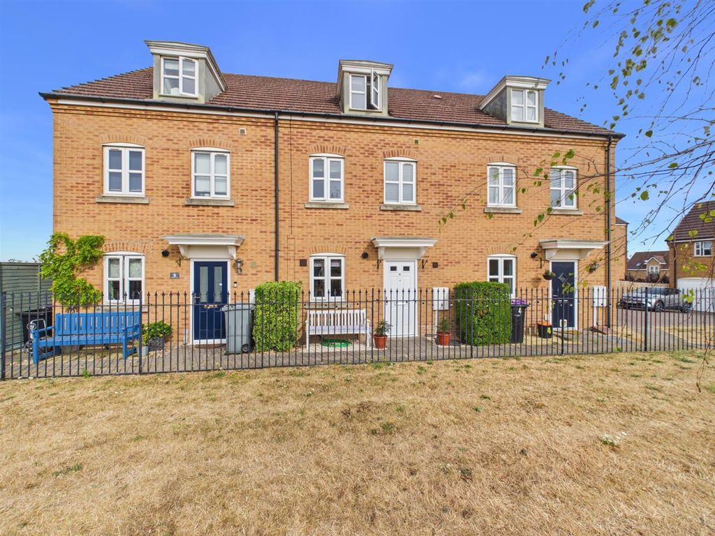 Property photo 1 of 12 Collins Avenue, Stamford