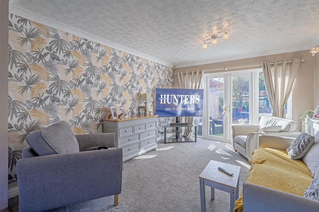 Property photo 3 of 27