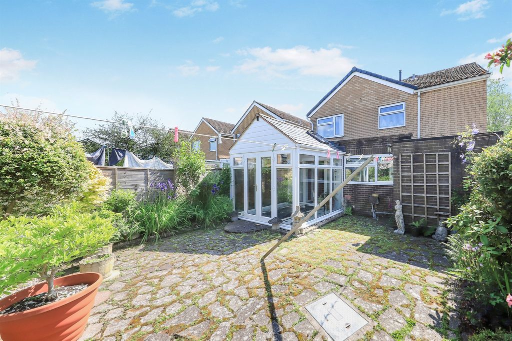 Property photo 2 of 19