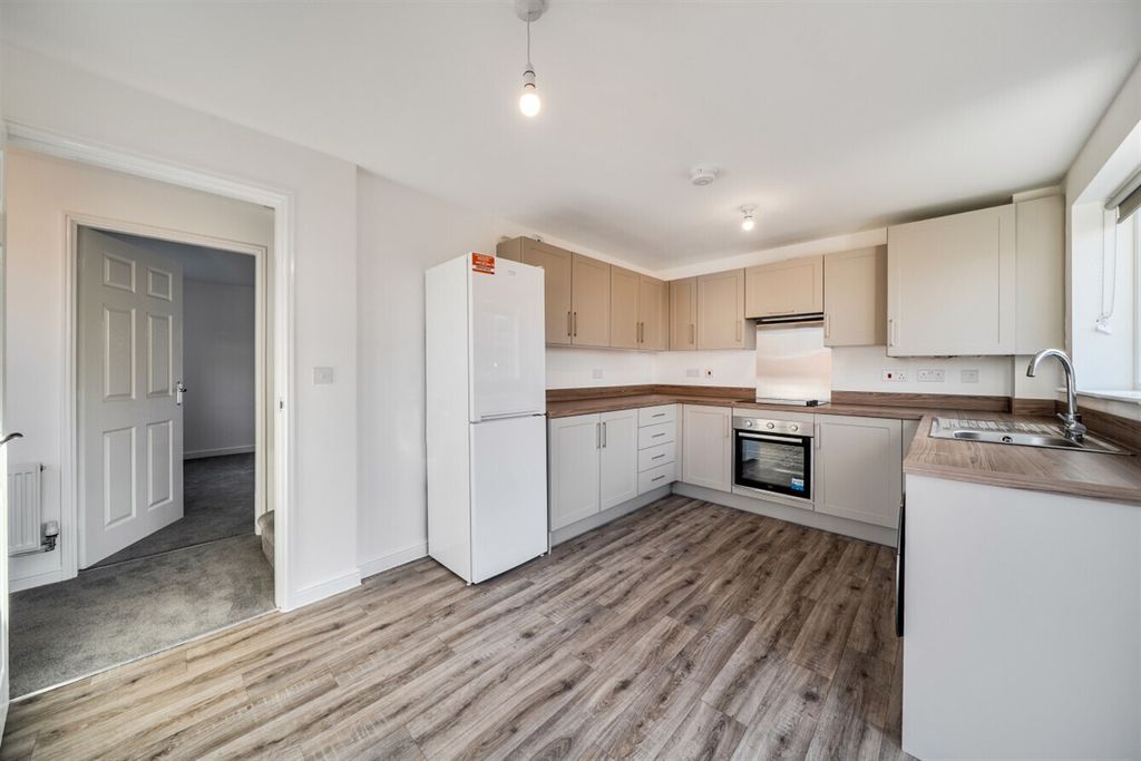 Property photo 3 of 8 Kitchen/Diner