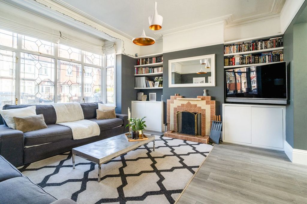 Property photo 3 of 13