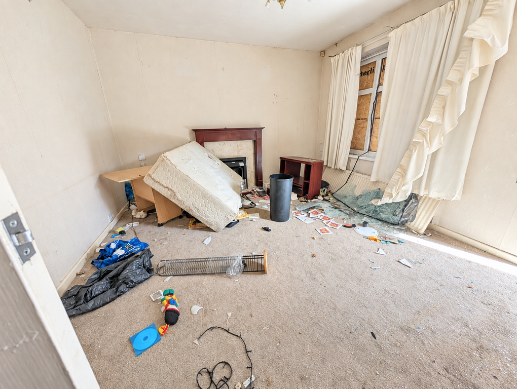 Property photo 3 of 12