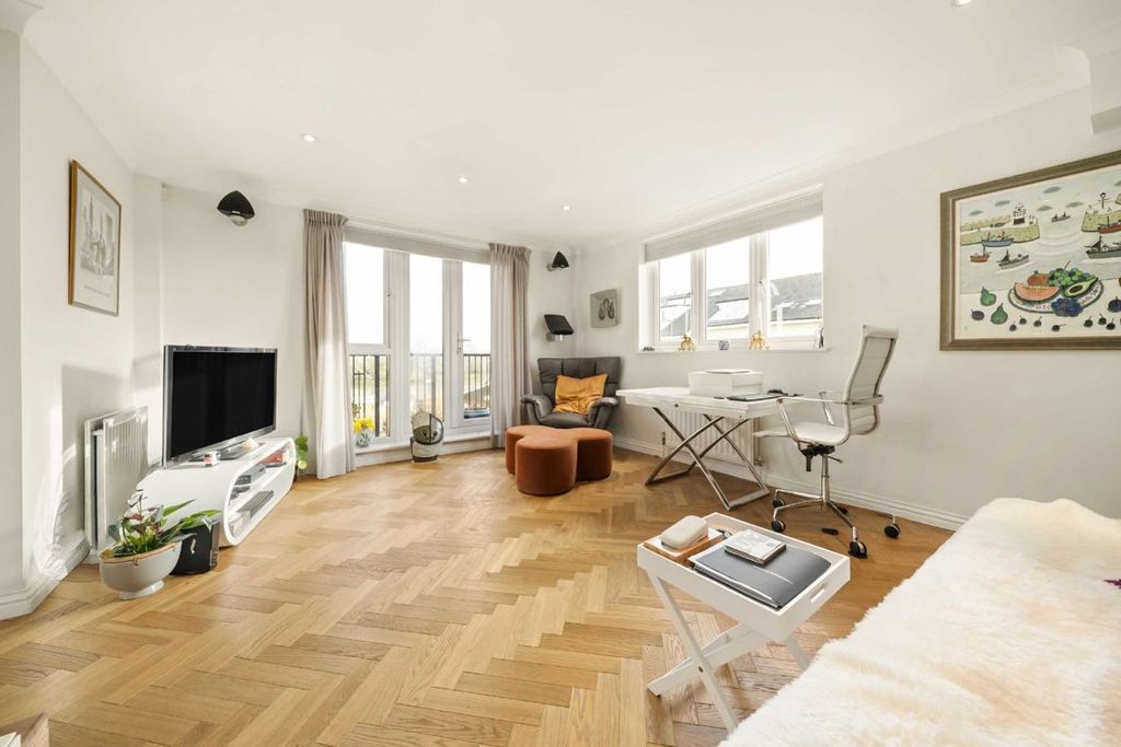 Property photo 2 of 7