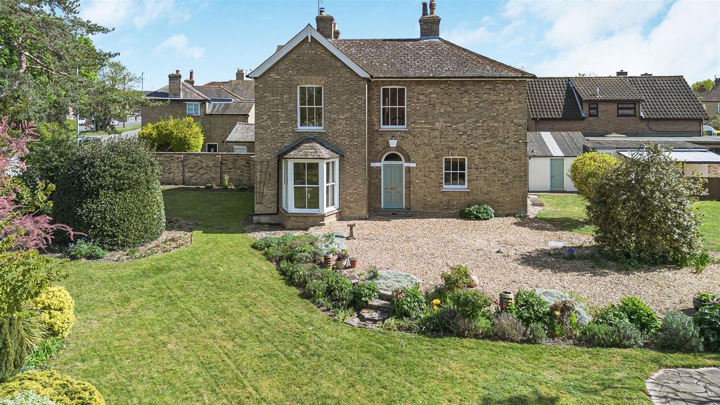 Property photo 3 of 38 2_79332.Jpg