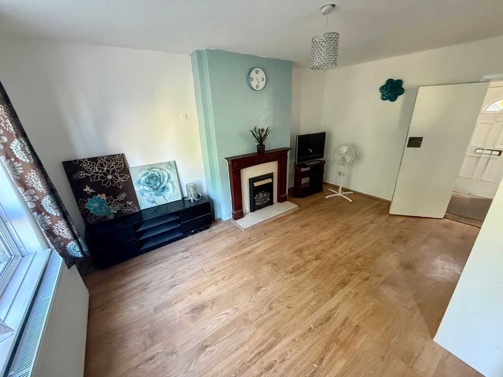 Property photo 2 of 13 Image