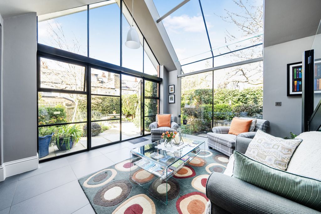 Property photo 3 of 26 1434974-28-69c565...