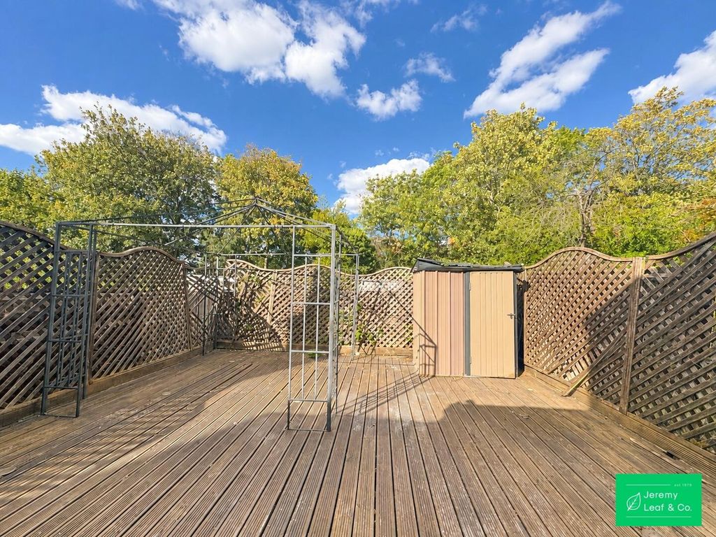 Property photo 2 of 11 Terrace / Patio