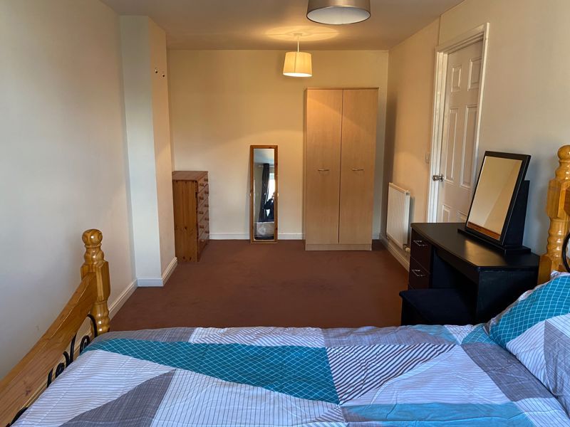 Property photo 1 of 10 Photo 8