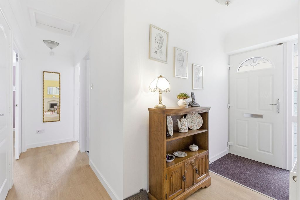 Property photo 3 of 21