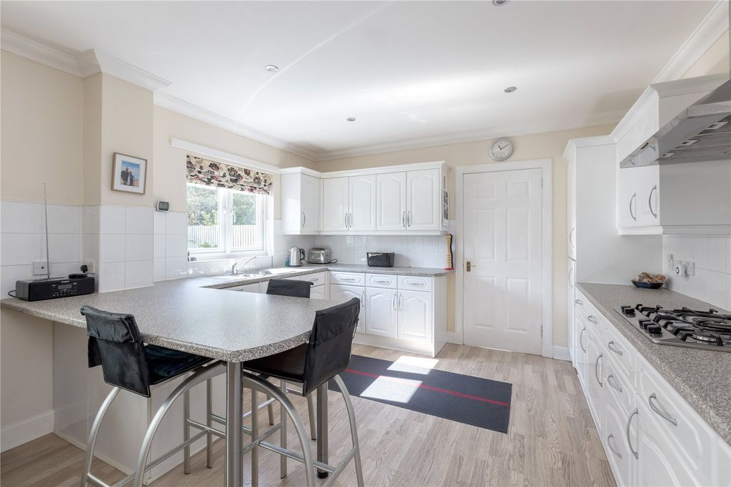 Property photo 2 of 31 Alder Road 4